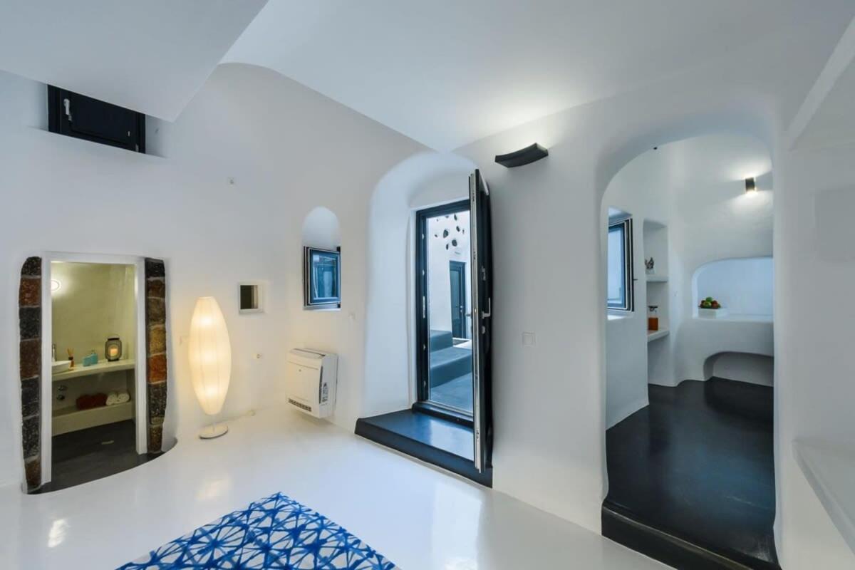 Apartmán Santorini Traditional Apt With Private Hot Tub Fira  Exteriér fotografie