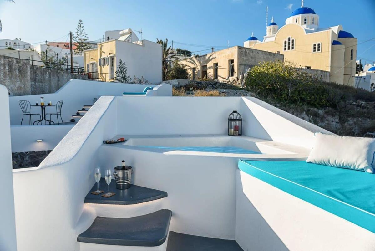 Apartmán Santorini Traditional Apt With Private Hot Tub Fira  Exteriér fotografie