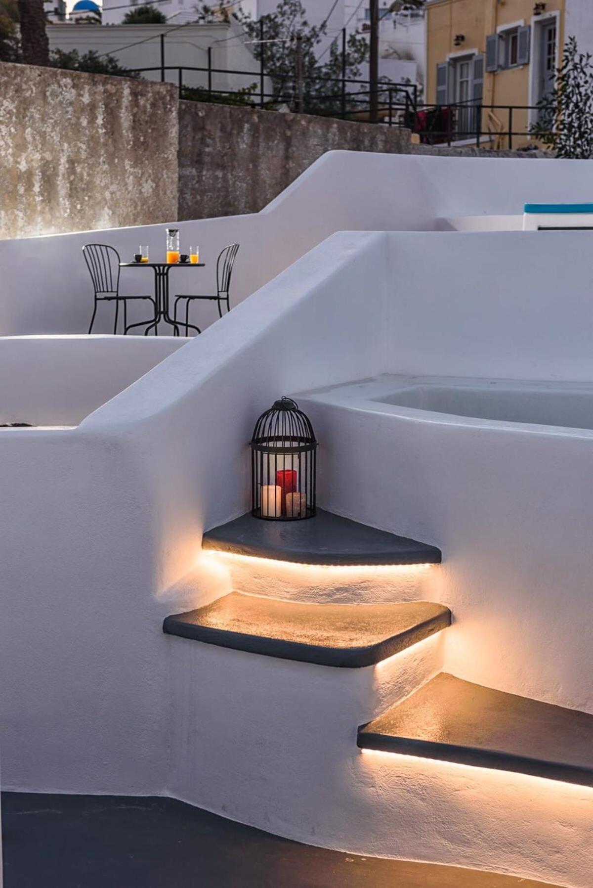 Apartmán Santorini Traditional Apt With Private Hot Tub Fira  Exteriér fotografie